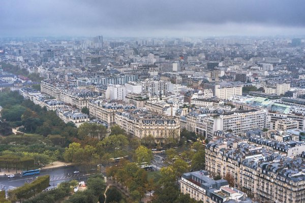 How can you discover the UK's vibrant music scene on holiday?